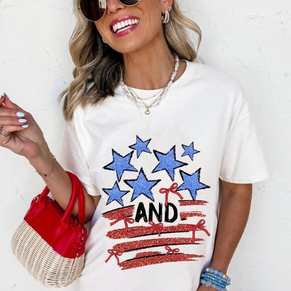 B286 White Patriotic Stars and Stripes Bow Graphic T Shirt - Picture 2 of 6